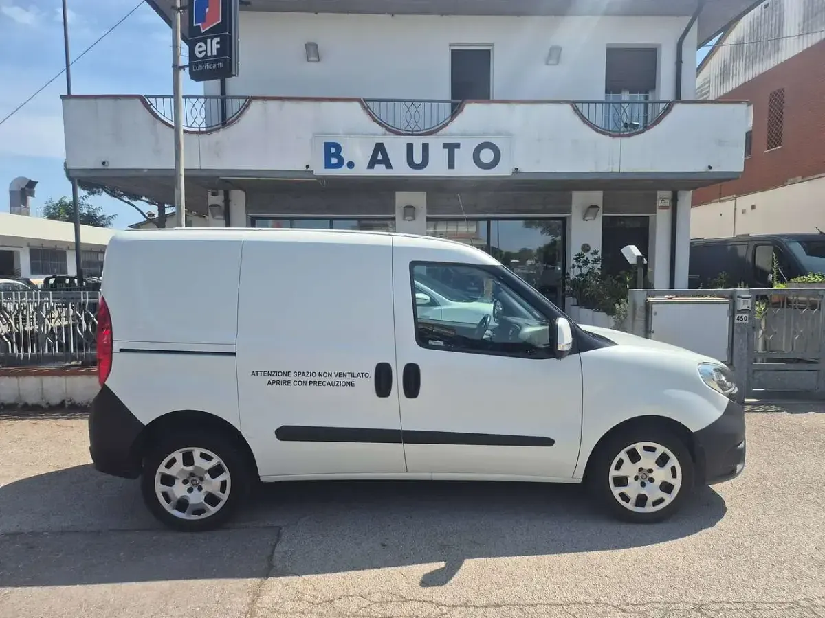Usata Fiat Doblò Active 120 CV (88 kW) 2015 Bianco Monovolume