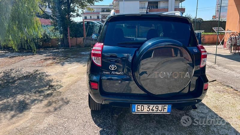 Usata Toyota RAV4 150 CV (110 kW) 2010 Blu SUV