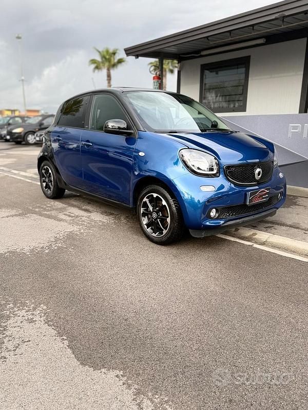 Usata Smart ForFour Passion 90 CV (66 kW) 2018 Blu Utilitaria