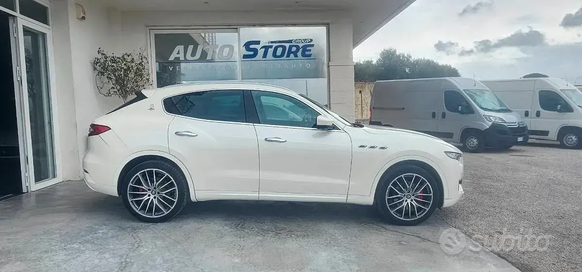 Usata Maserati Levante 250 CV (183 kW) 2018 Bianco SUV