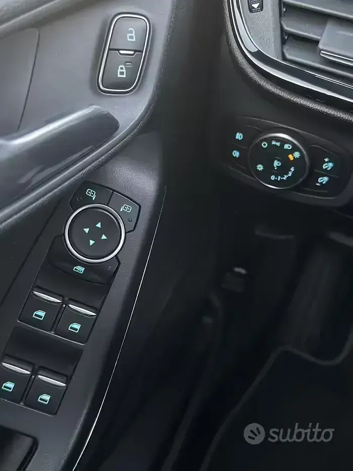 Usata Ford Fiesta 75 CV (55 kW) 2018 Grigio Utilitaria