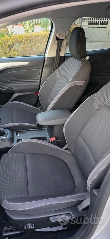 Usata Ford Focus Titanium 100 CV (73 kW) 2019 Grigio Station wagon
