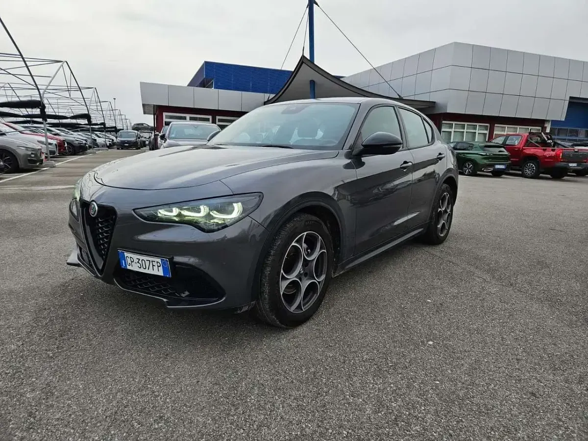 Usata Alfa Romeo Stelvio Sprint 160 CV (117 kW) 2023 Grigio SUV