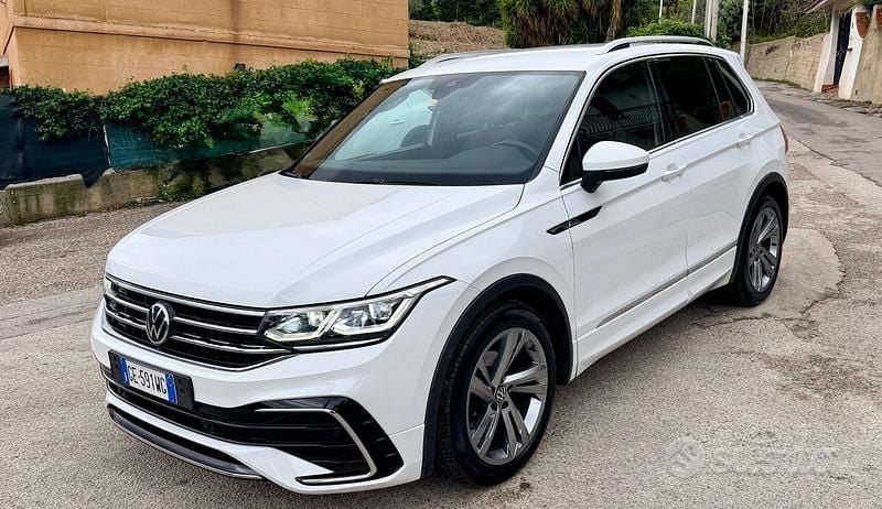 Usata VW Tiguan R-line Plus 150 CV (110 kW) 2021 Bianco SUV