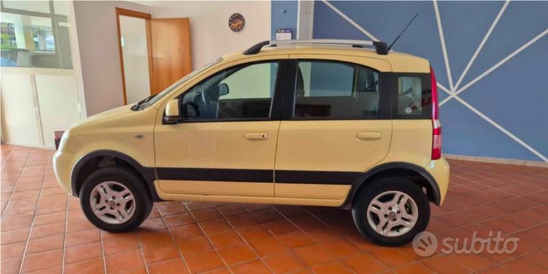 Usata Fiat Panda 70 CV (51 kW) 2011 Giallo Utilitaria