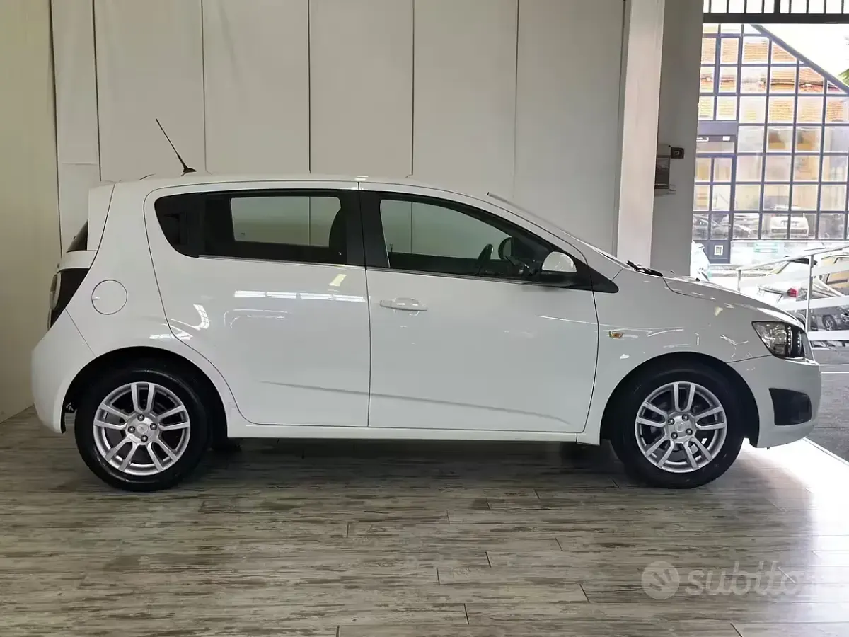 Usata Chevrolet Aveo LTZ 86 CV (63 kW) 2011 Bianco Berlina