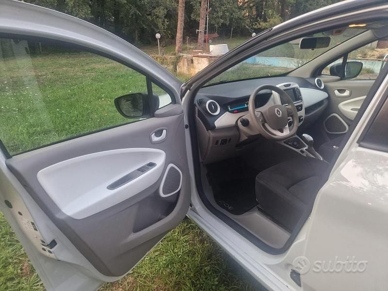 Usata Renault Zoe 42 kW (58 CV) 2017 Bianco Utilitaria