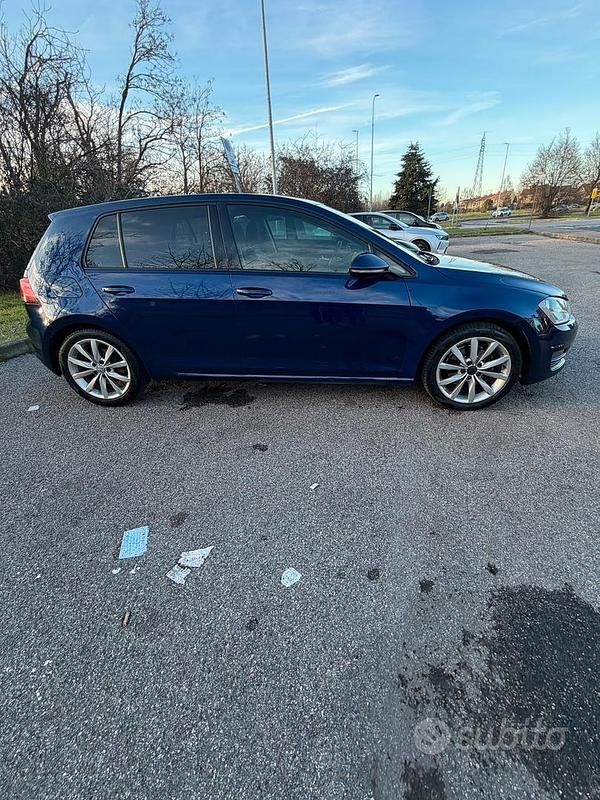 Usata VW Golf VII Highline 125 CV (91 kW) 2013 Blu Berlina