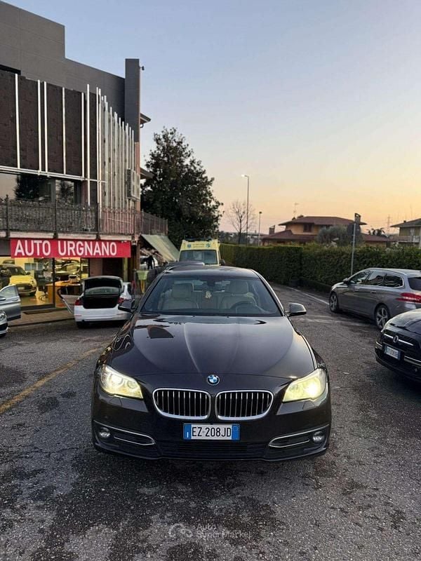 Usata BMW 520 Luxury Line 184 CV (135 kW) 2015 Nero Berlina