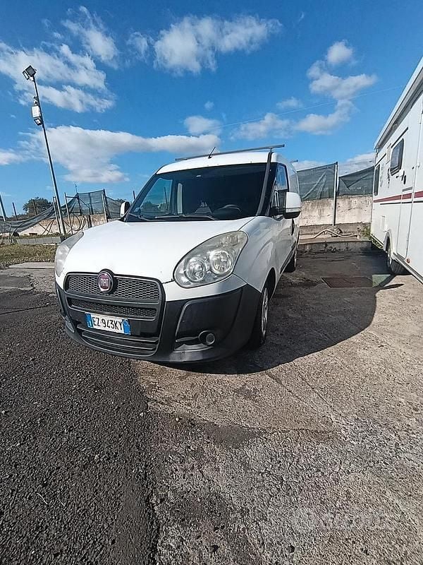 Usata Fiat Doblò 105 CV (77 kW) 2015 Monovolume