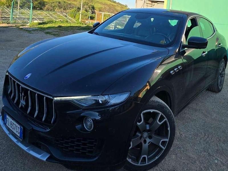 Nero Usata 2017 Maserati Levante SUV | 28.000 € (Super prezzo) - Immagine 1/4