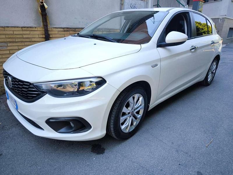Bianco Usata 2018 Fiat Tipo Lounge Tre volumi | 6700 € (Ottimo prezzo) - Immagine 1/4