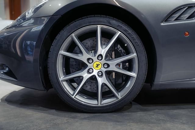 Usata Ferrari California 460 CV (338 kW) 2010 Antracite Cabrio