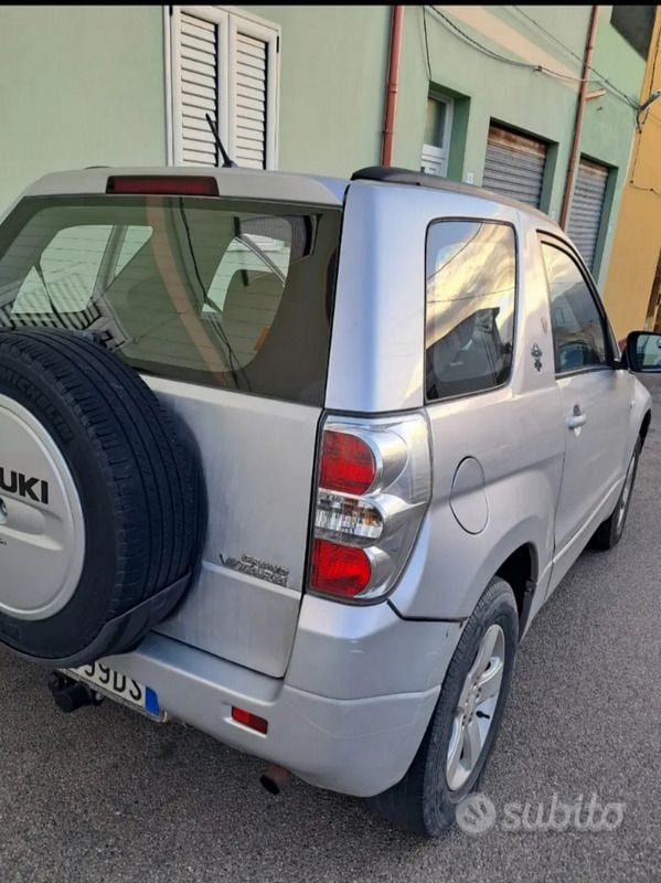 Usata Suzuki Grand Vitara 129 CV (94 kW) 2006 Grigio SUV