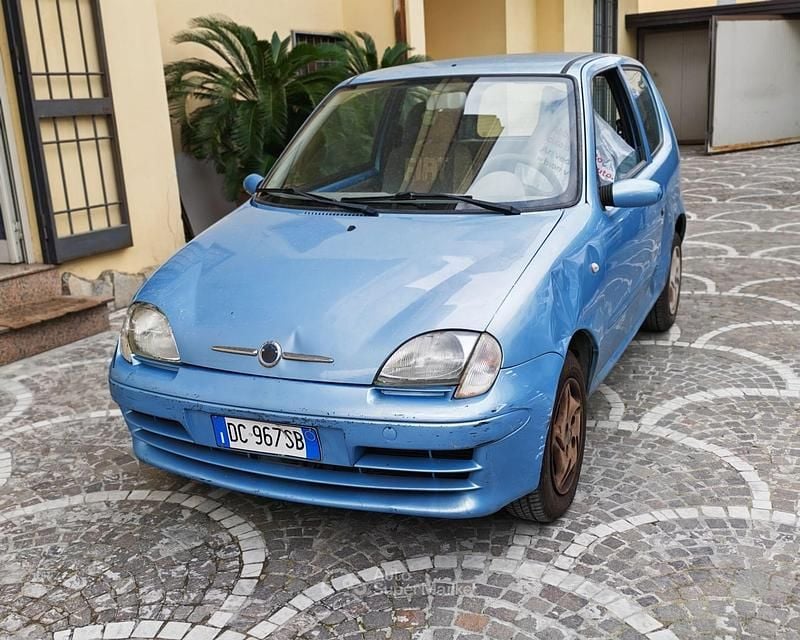 Usata Fiat 600 54 CV (39 kW) 2006 Blu Utilitaria