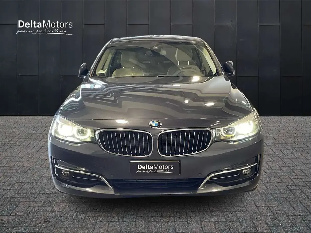 Usata BMW 318 Gran Turismo Luxury Line 150 CV (110 kW) 2017 Grigio metallizzato Coupé