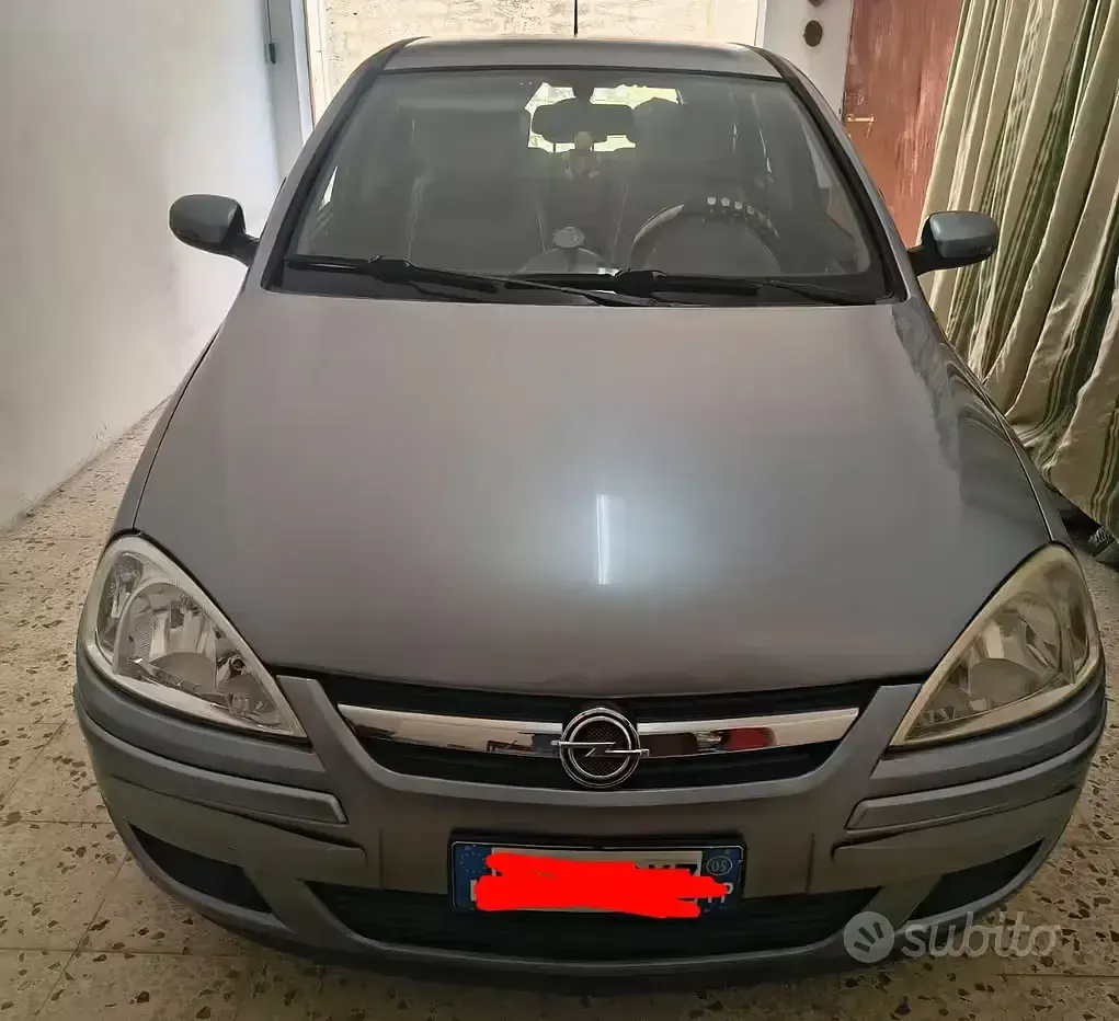 Usata Opel Corsa 69 CV (50 kW) 2005 Grigio Utilitaria