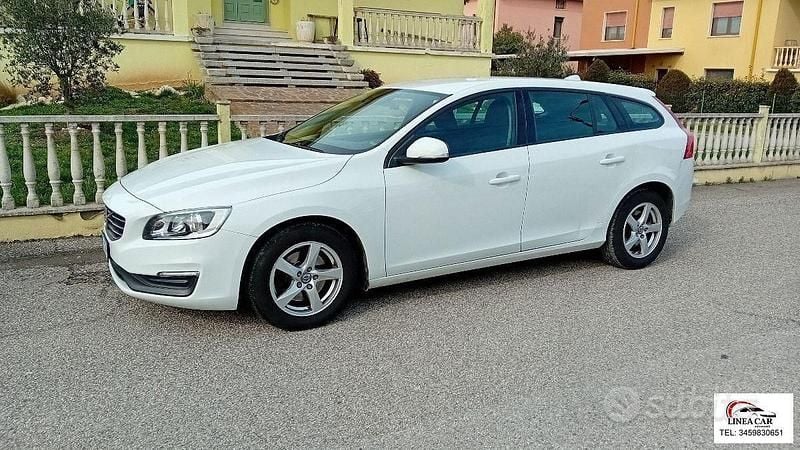 Usata Volvo V60 114 CV (83 kW) 2015 Bianco Station wagon