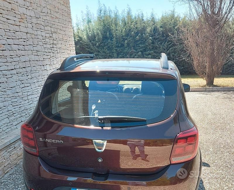 Usata Dacia Sandero 90 CV (66 kW) 2018 Marrone Utilitaria