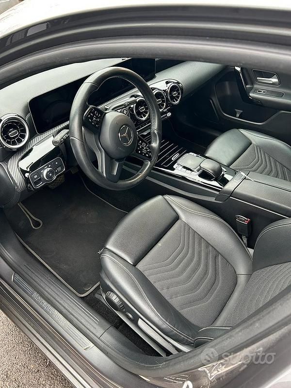 Usata Mercedes A180 136 CV (100 kW) 2019 Grigio Berlina