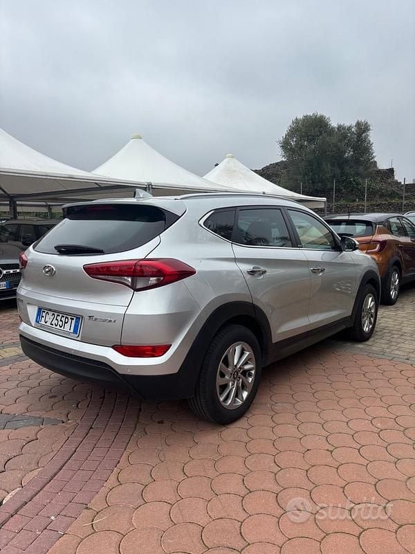 Usata Hyundai Tucson Xpossible 116 CV (85 kW) 2016 Grigio SUV