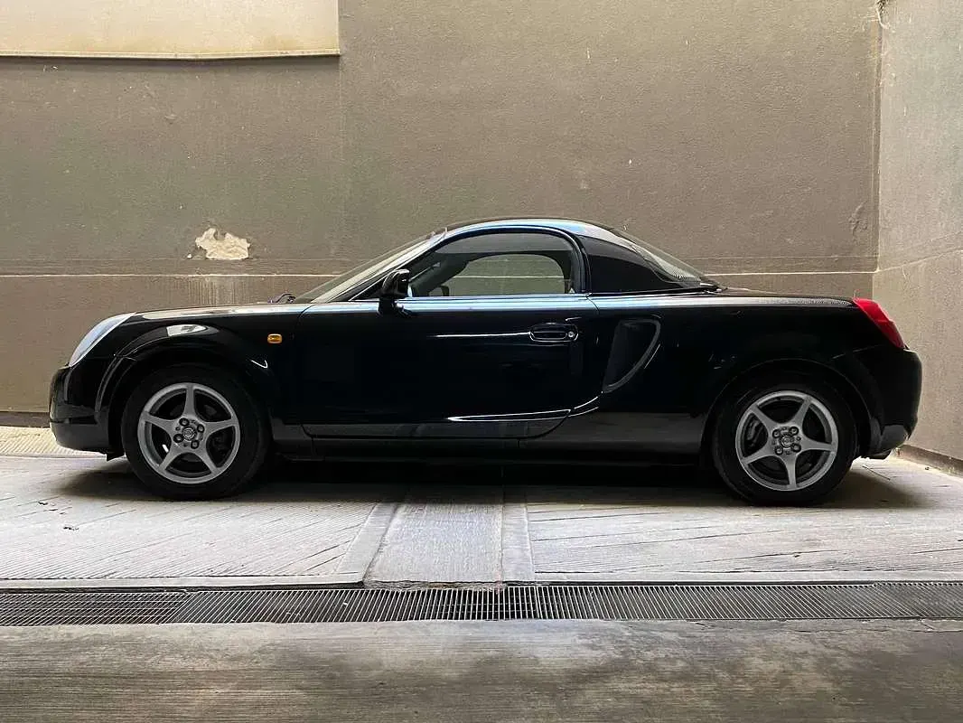 Usata Toyota MR2 140 CV (102 kW) 2002 Nero Cabrio