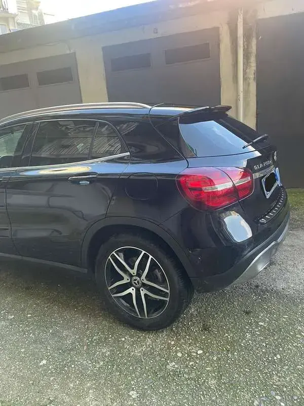 Usata Mercedes GLA200 136 CV (100 kW) 2018 SUV