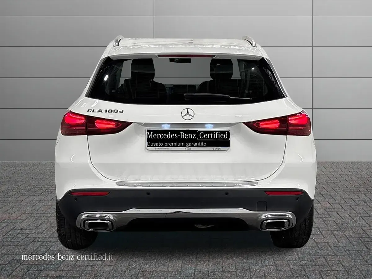 Usata Mercedes GLA180 Advanced 116 CV (85 kW) 2023 Bianco polare SUV