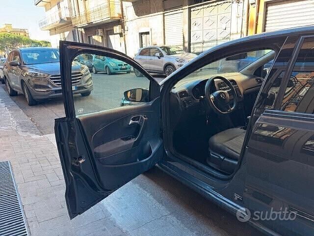 Usata VW Polo Comfortline 75 CV (55 kW) 2015 Grigio Berlina