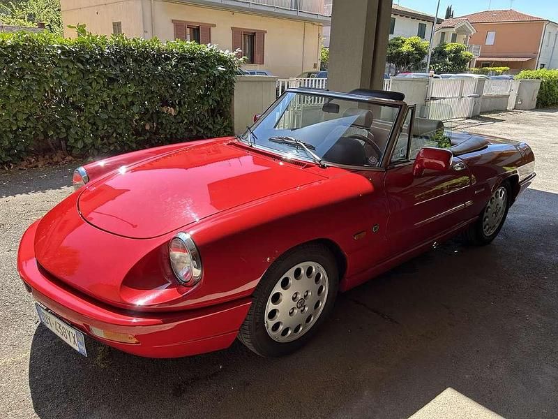 Usata Alfa Romeo Spider 117 CV (86 kW) 1990 Rosso Cabrio