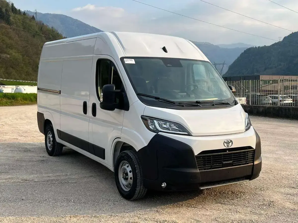 Ny Toyota Proace 120 HK (88 kW) 2025 Vit Minibuss