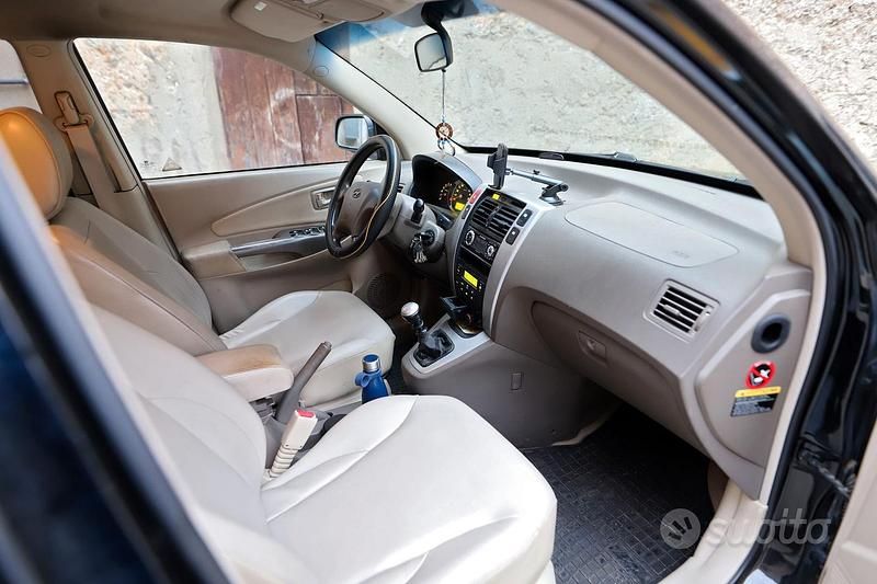 Usata Hyundai Tucson Dynamiq 140 CV (102 kW) 2006 Nero SUV
