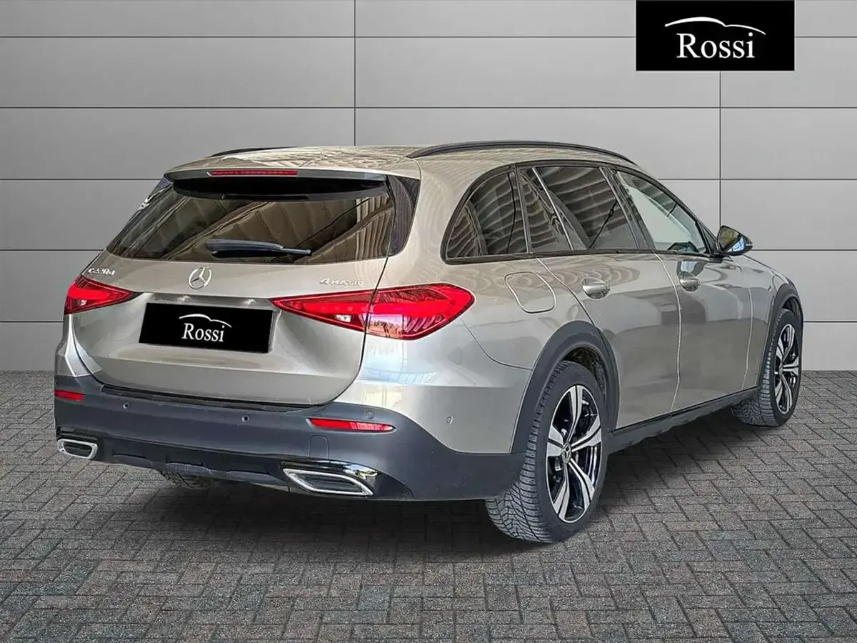 Usata Mercedes C220 Premium 200 CV (147 kW) 2023 Grigio chiaro metallizzato Station wagon