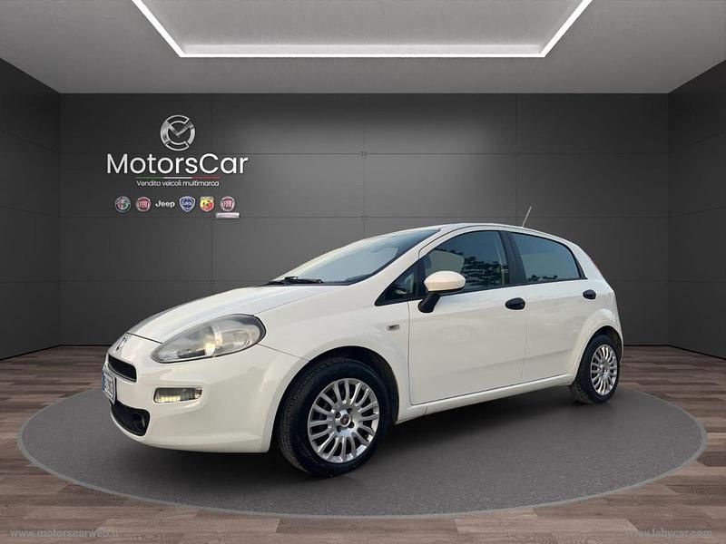 Usata Fiat Punto Street 75 CV (55 kW) 2014 Bianco Berlina