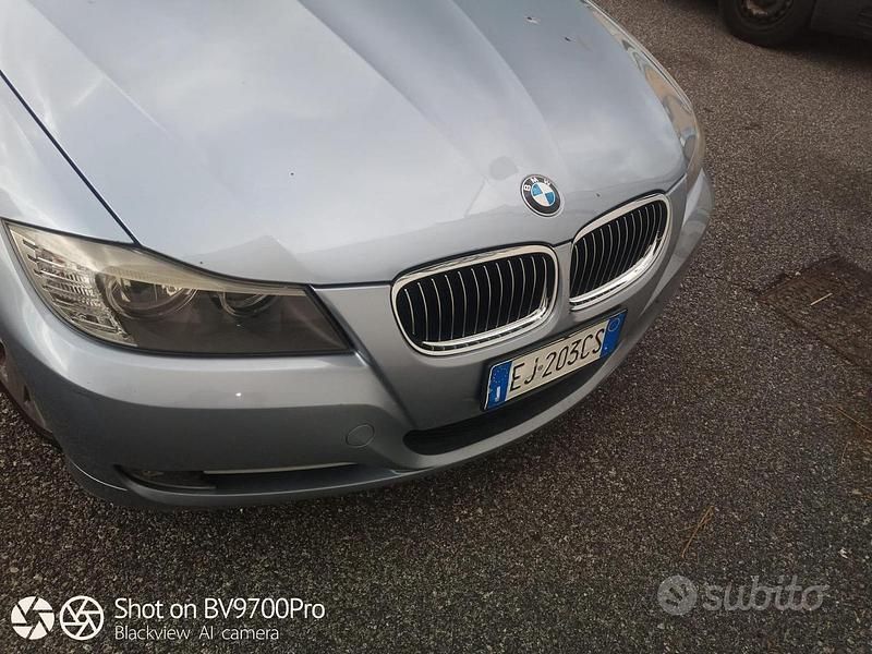 Begagnad BMW 320 184 HK (135 kW) 2011 Blå Sedan