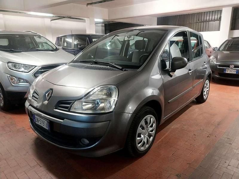 Usata Renault Modus Dynamique 75 CV (55 kW) 2008 Marrone Monovolume