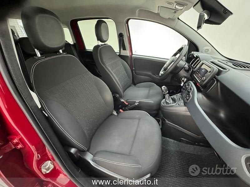 Usata Fiat Panda Cross Cross 69 CV (50 kW) 2024 Rosso Utilitaria