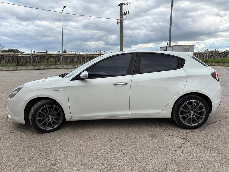 Usata Alfa Romeo Giulietta 2015 Bianco Utilitaria