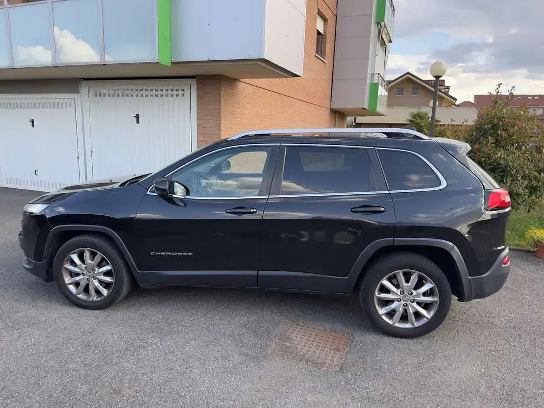 Usata Jeep Cherokee Limited 140 CV (102 kW) 2015 Nero SUV