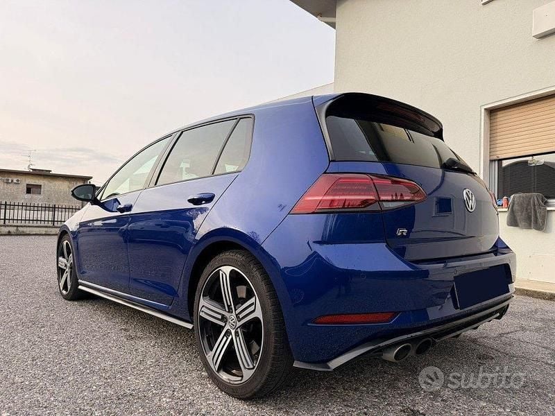 Usata VW Golf VII R 310 CV (228 kW) 2017 Blu Berlina