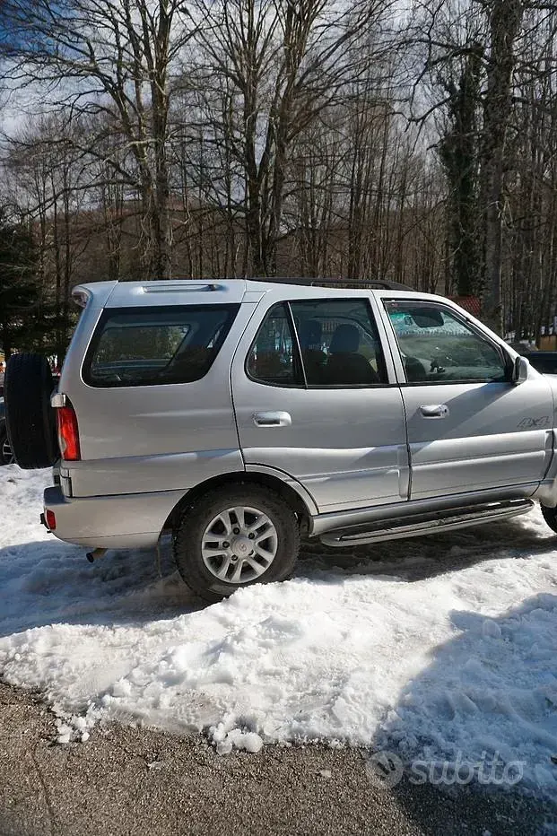 Usata Tata Safari 140 CV (102 kW) 2010 Grigio SUV