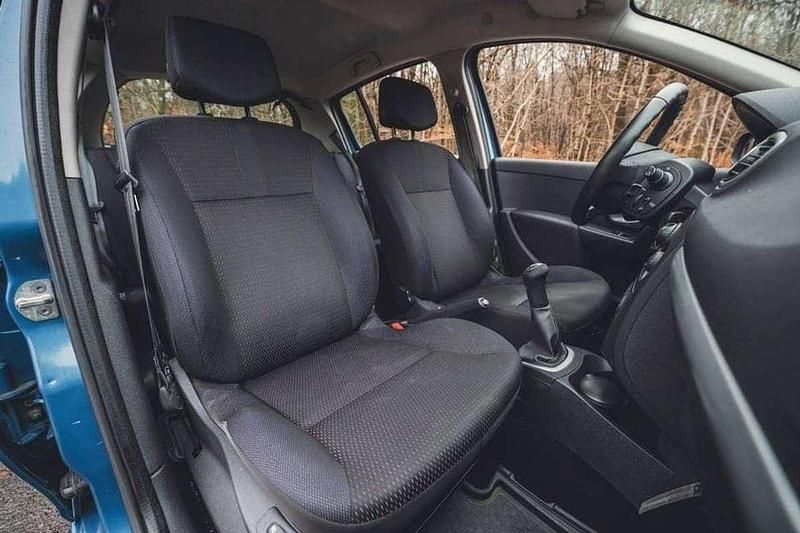 Usata Renault Clio II Luxe 65 CV (47 kW) 2005 Berlina