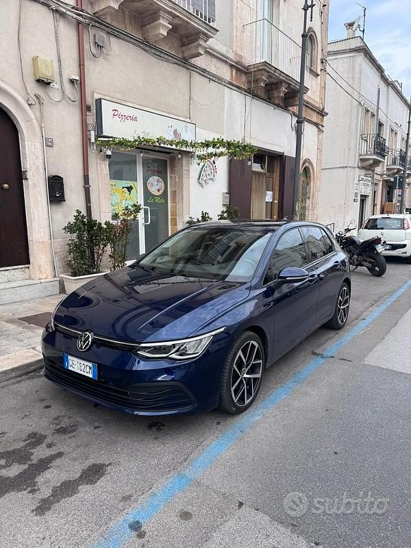 Usata VW Golf VIII 150 CV (110 kW) 2021 Blu Utilitaria