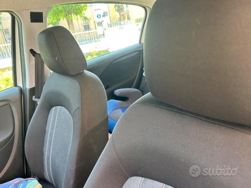 Usata Fiat Punto Evo 65 CV (47 kW) 2016 Bianco Utilitaria