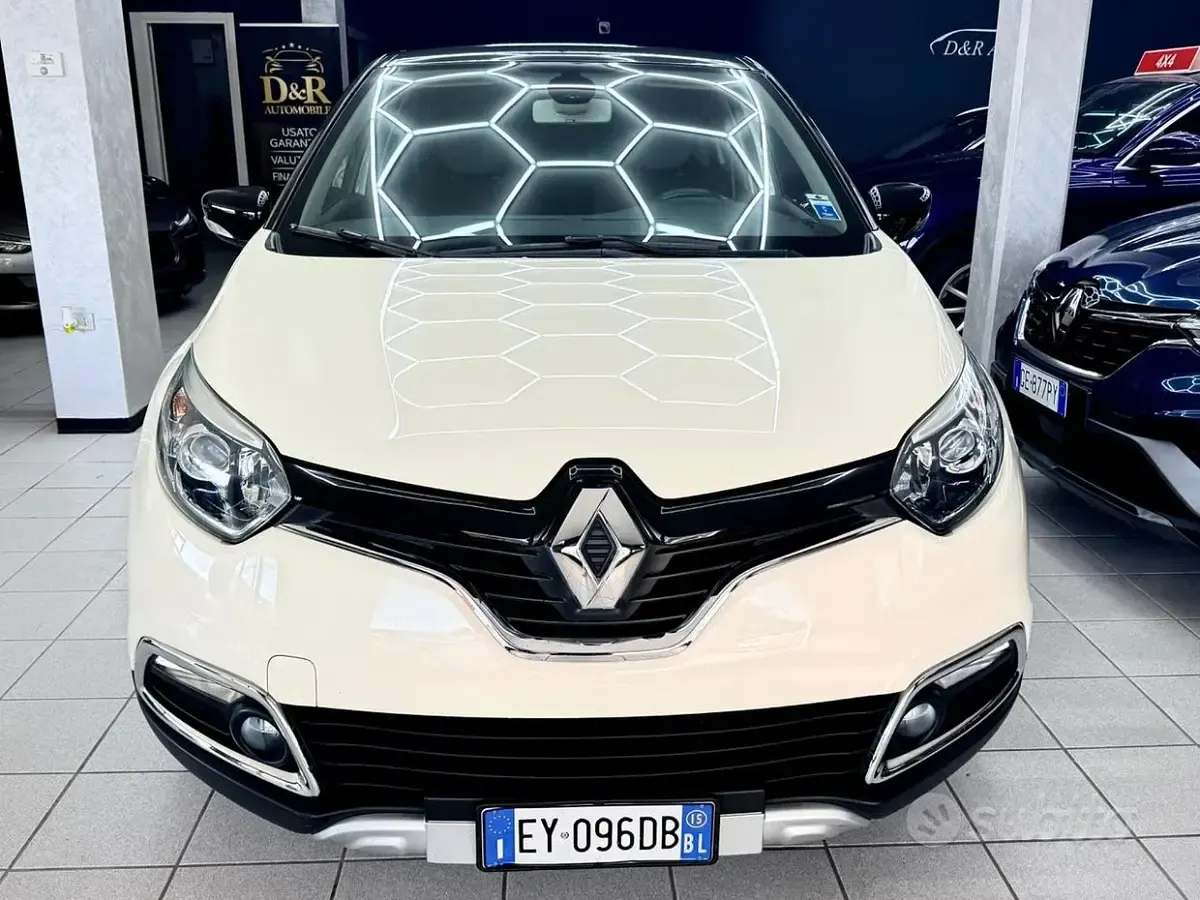 Usata Renault Captur 90 CV (66 kW) 2015 Beige SUV