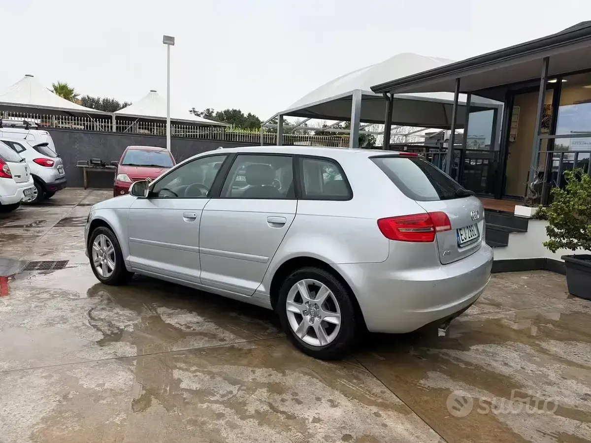 Usata Audi A3 Sportback Ambition 140 CV (102 kW) 2011 Grigio Utilitaria