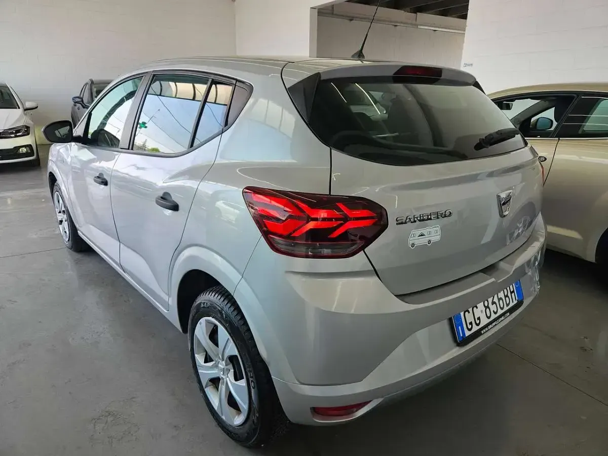 Begagnad Dacia Sandero Comfort 101 HK (74 kW) 2021 Silver Sedan