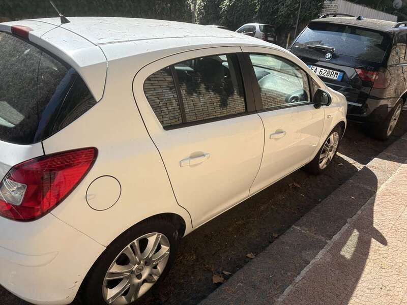 Usata 2009 Opel Corsa Cosmo Tre volumi | 1800 € (Super prezzo) - Immagine 1/4