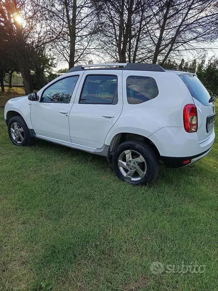 Usata Dacia Duster Lauréate 110 CV (80 kW) 2013 Bianco SUV