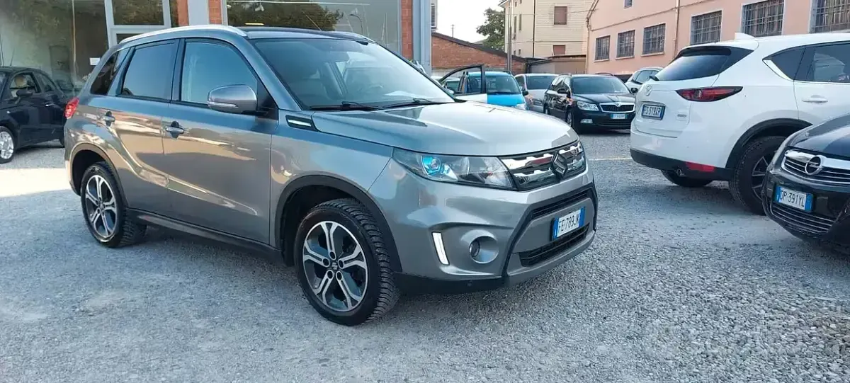 Usata Suzuki Vitara 120 CV (88 kW) 2016 Grigio SUV